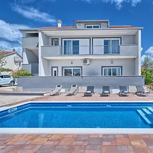Ferienhaus Jakov Haus, Kaštela