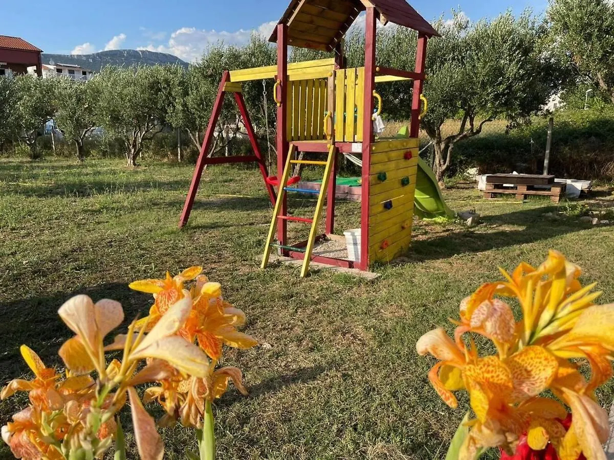 Kuca Za Odmor U Kastelima S Pogledom Na More Kastela Holiday home