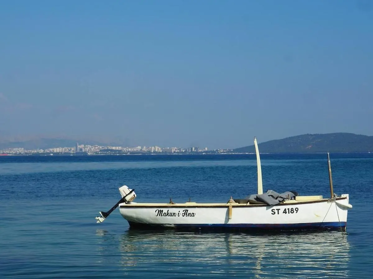 Holiday home Kuca Za Odmor U Kastelima S Pogledom Na More Kastela Croatia