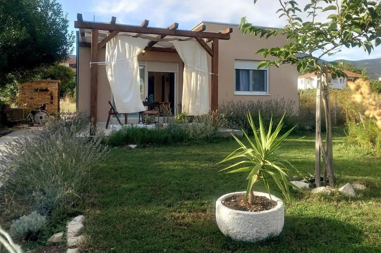 Kuca Za Odmor U Kastelima S Pogledom Na More Kastela