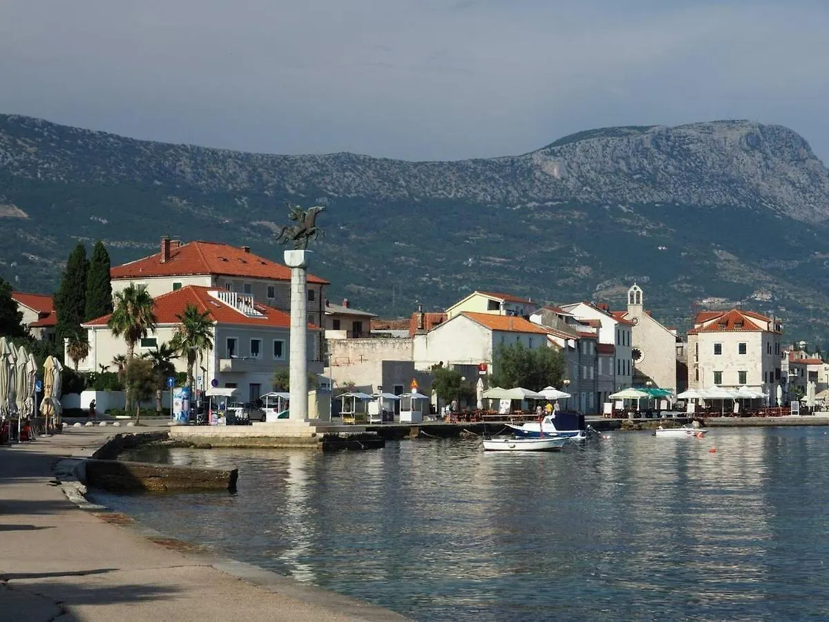 Kuca Za Odmor U Kastelima S Pogledom Na More Kastela