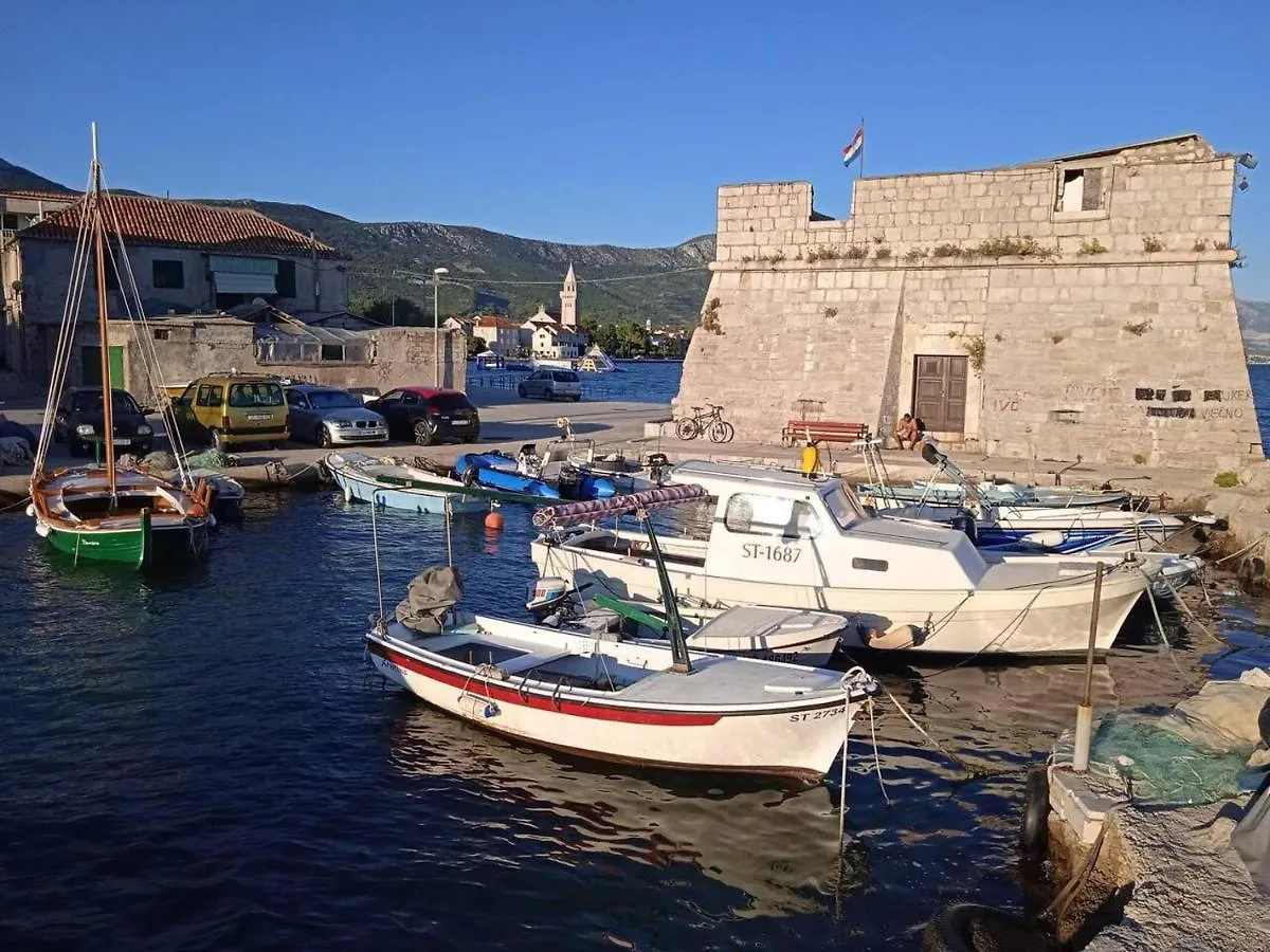 Holiday home Kuca Za Odmor U Kastelima S Pogledom Na More Kastela