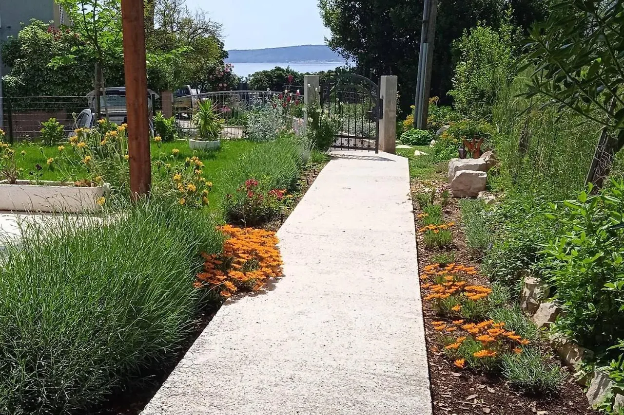 Holiday home Kuca Za Odmor U Kastelima S Pogledom Na More Kastela