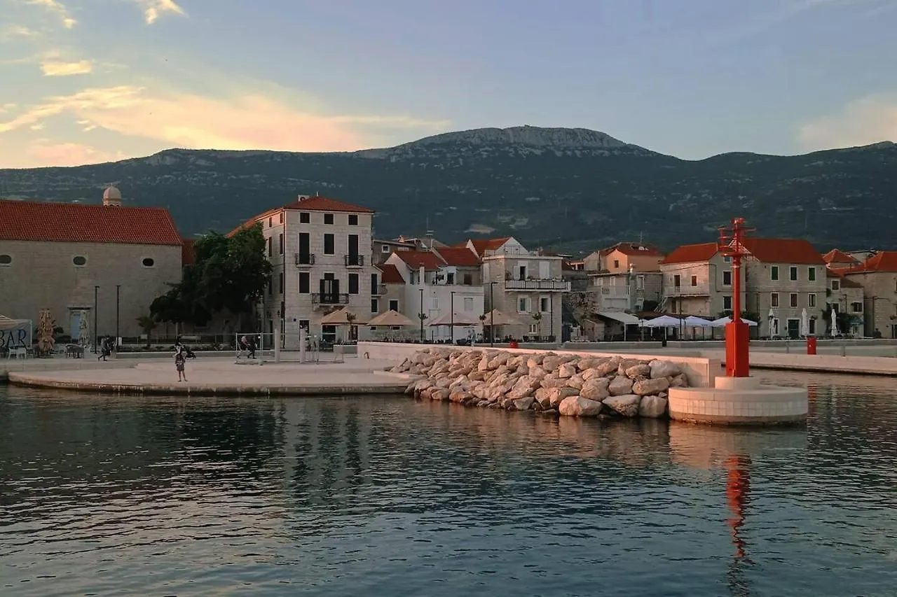 Holiday home Kuca Za Odmor U Kastelima S Pogledom Na More Kastela
