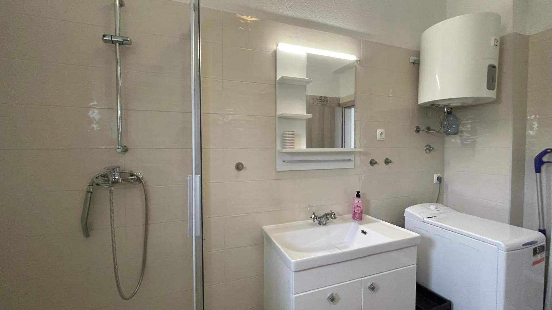 Holiday home Kuca Za Odmor U Kastelima S Pogledom Na More Kastela